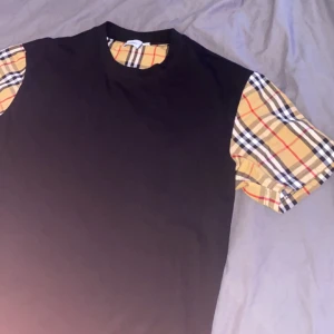 Burberry t shirt - Fööör fet t shirt