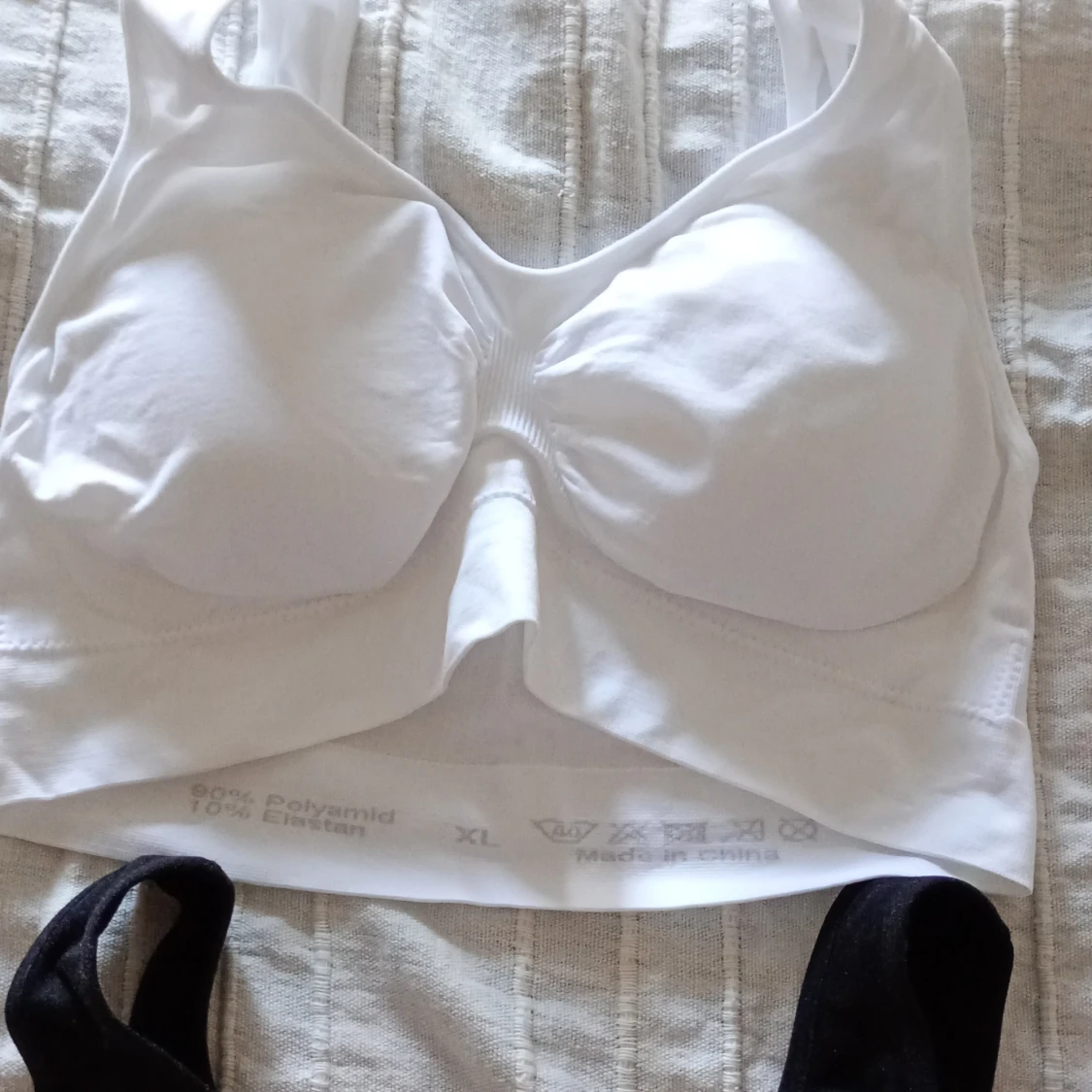 Svart och vit linnetopp i syntetmaterial bh - 1