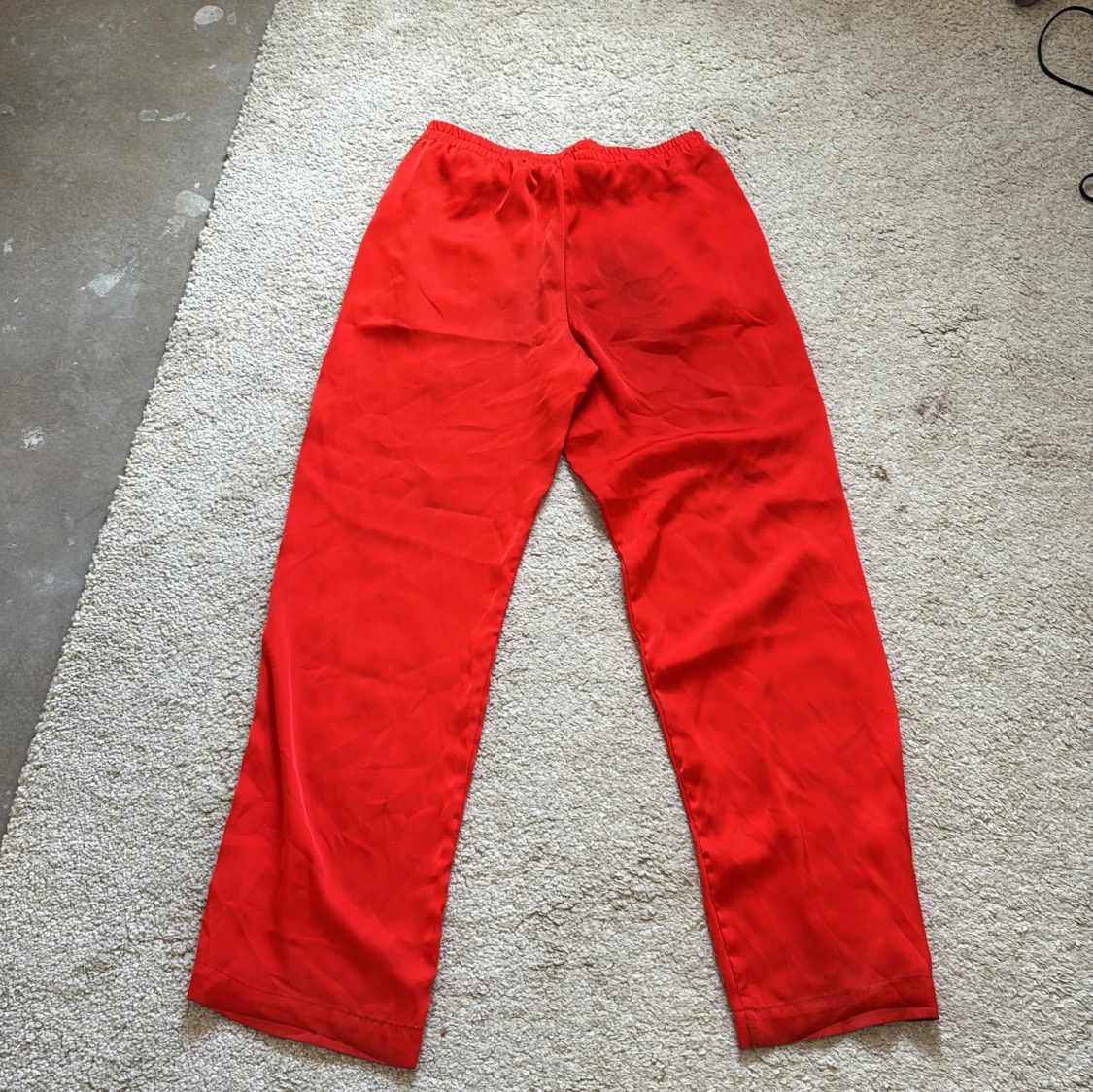 Röda byxor med resårmidja - 1