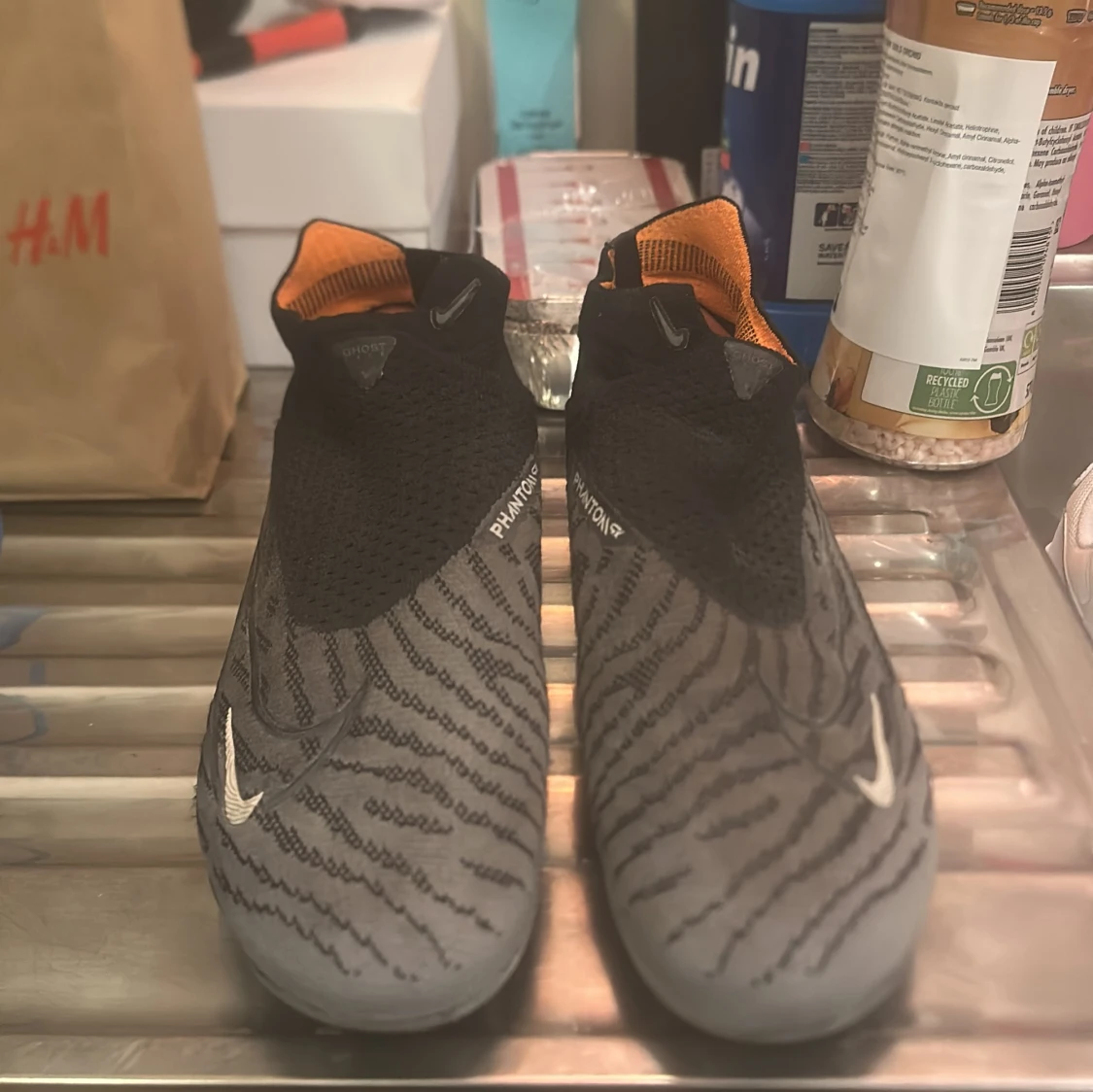 Nike fotbollsskor med zebramönster