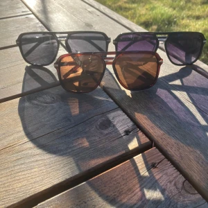 Ray-Ban solglasögon  - Helt nya solglasögon som liknar ray ban. 3 st för 500, 2 st för 350, 1 st för 199. Priserna kan alltid diskuteras 🙌🏻🙌🏻Har mer solglasögon i andra färger och former kika in profilen🙌🏻