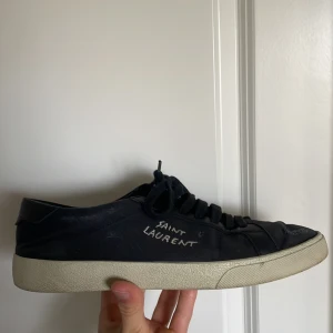 Svarta sneakers från Saint Laurent - Saint laurent skor, storlek 44 pris kan förhandlas 