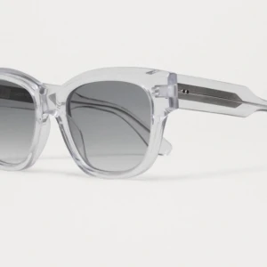 Chimi solglasögon 07 clear  - Intressekoll på ett par nästan oanvända Chimi solglasögon 07 clear, skriv för bilder eller om du vill köpa. BILLIGT PRIS VID SNABB AFFÄR