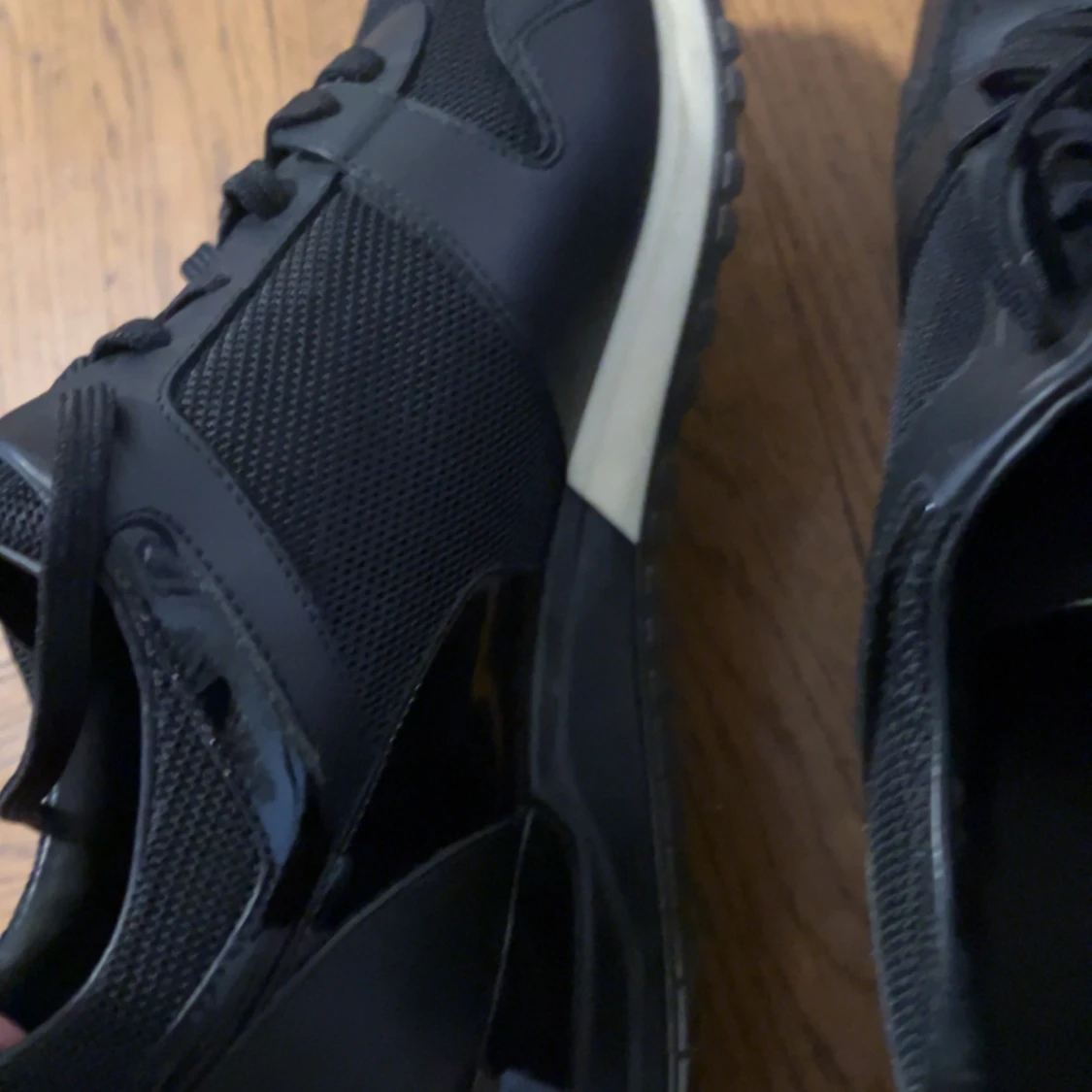 Svarta LV sneakers  - 3