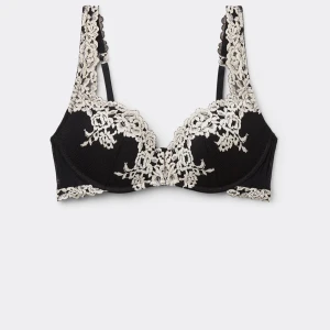 Intimissimi bh💞 - Säljer denna Intimissimi bh-n i storlek 75B, modellen heter Gioga!! Fint skick då den var förstor så har inte kommit till användning så mycket 🥰