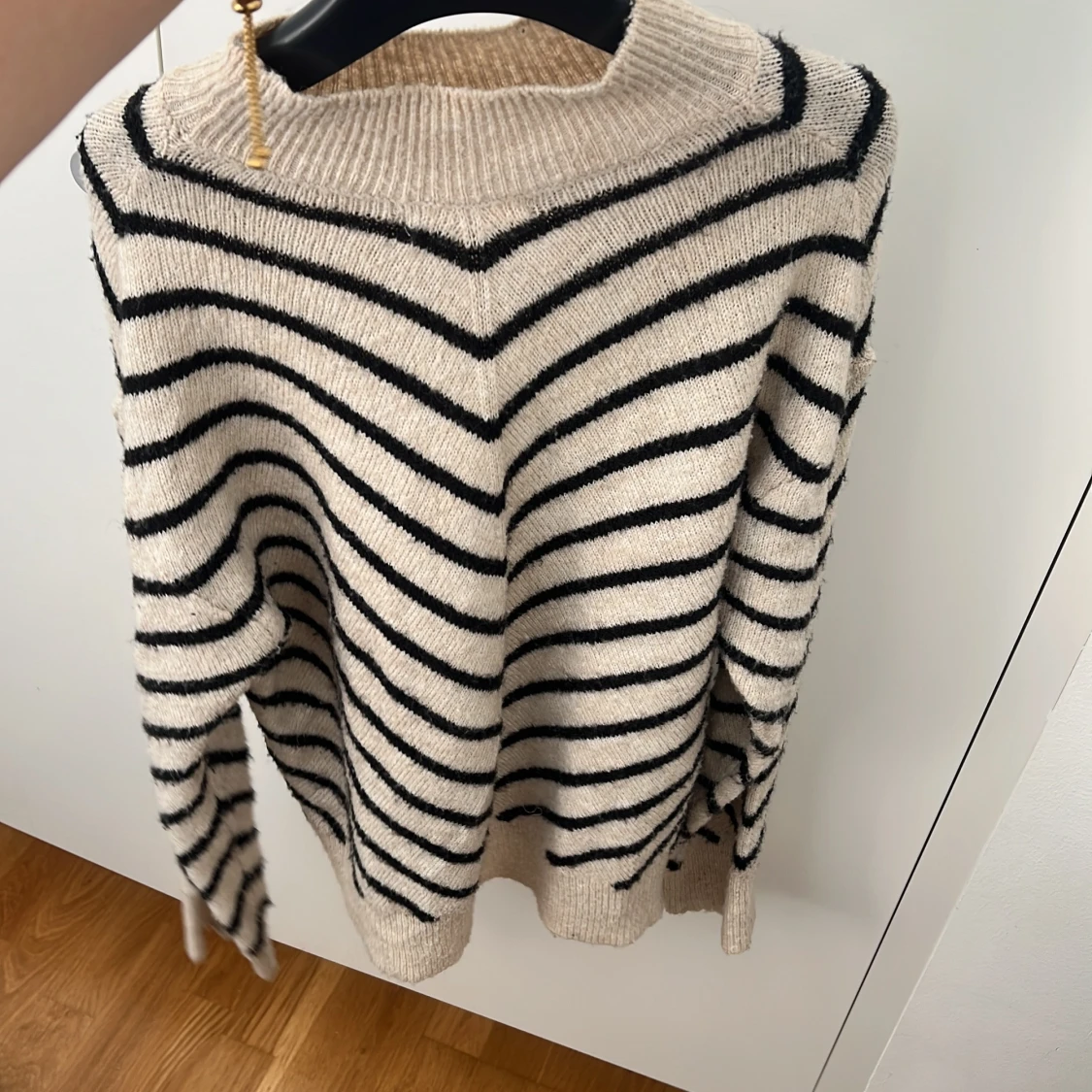 Randig stickad tröja från Mango - 1