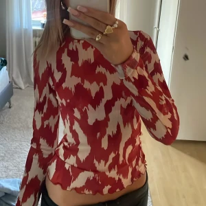 Tröja  - En jätte snygg tröja som passar till allt💞