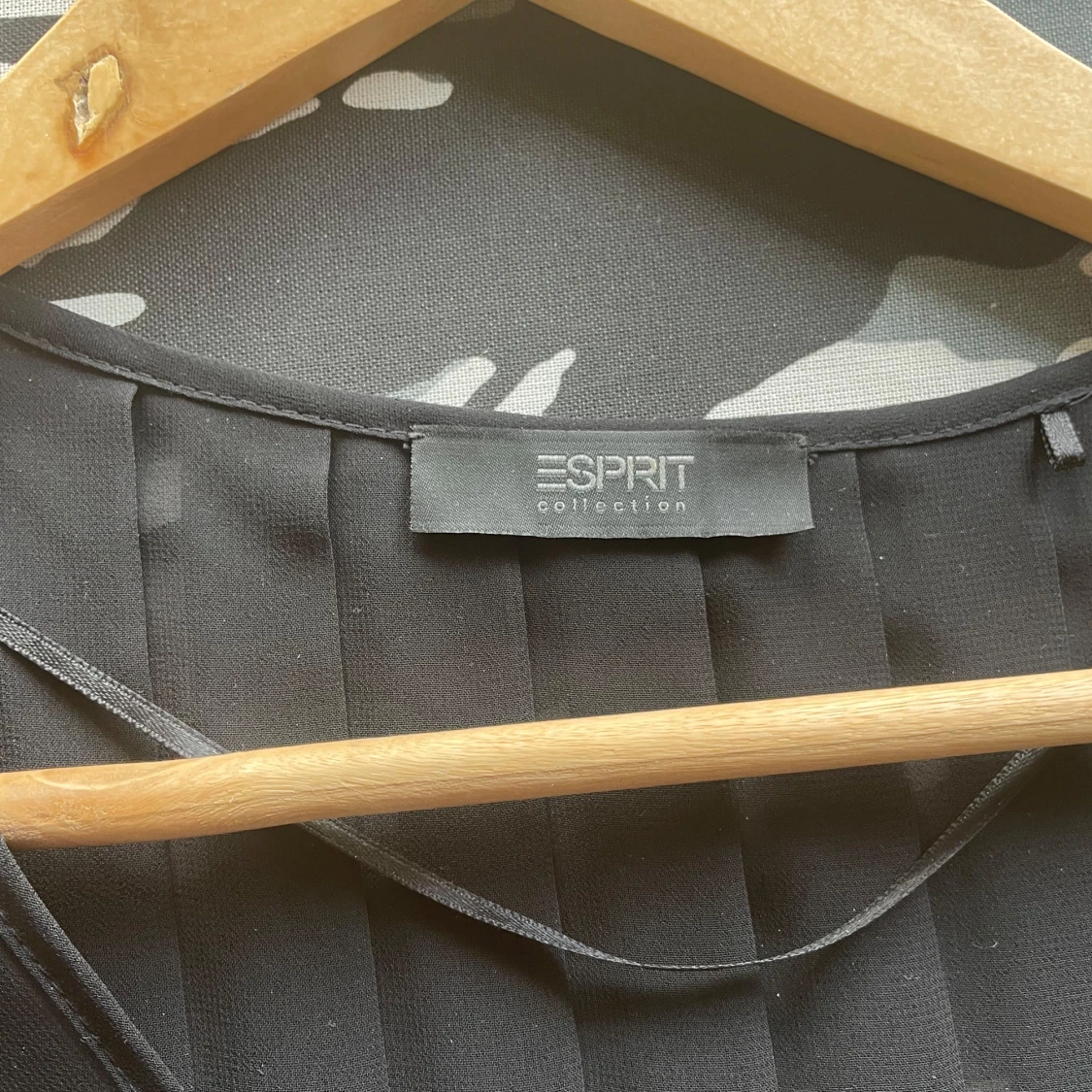 Svart cocktailklänning från Esprit - 2