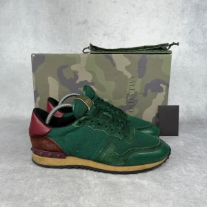 Valentino rockrunner sneaker - – Condition: 8/10  – What is included: Only the sneakers  – Retail price: 8515 SEK