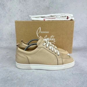 Christian Louboutin rantulow sneakers - – Condition: 9/10  – What is included: Dustbag  – Retail price: 9000 + SEK