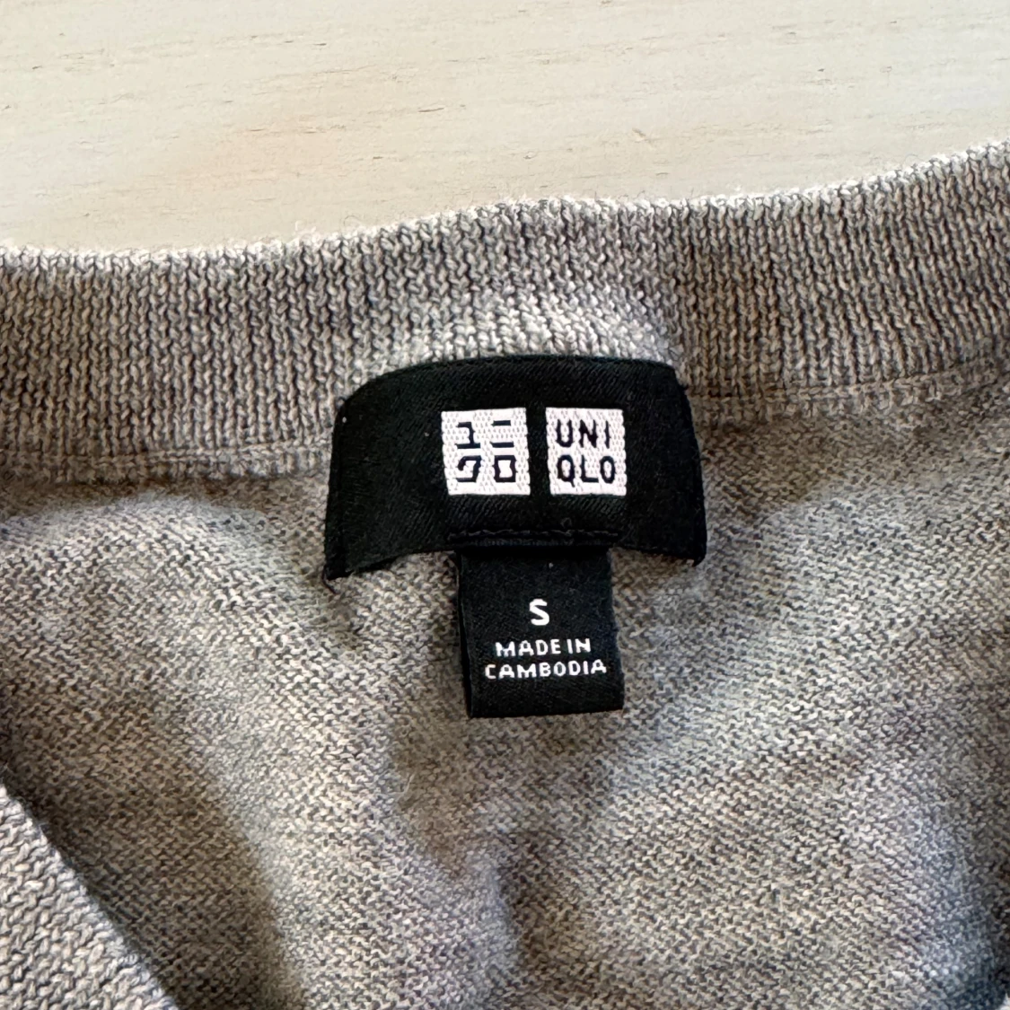 Grå merinoulltröja från Uniqlo - 2