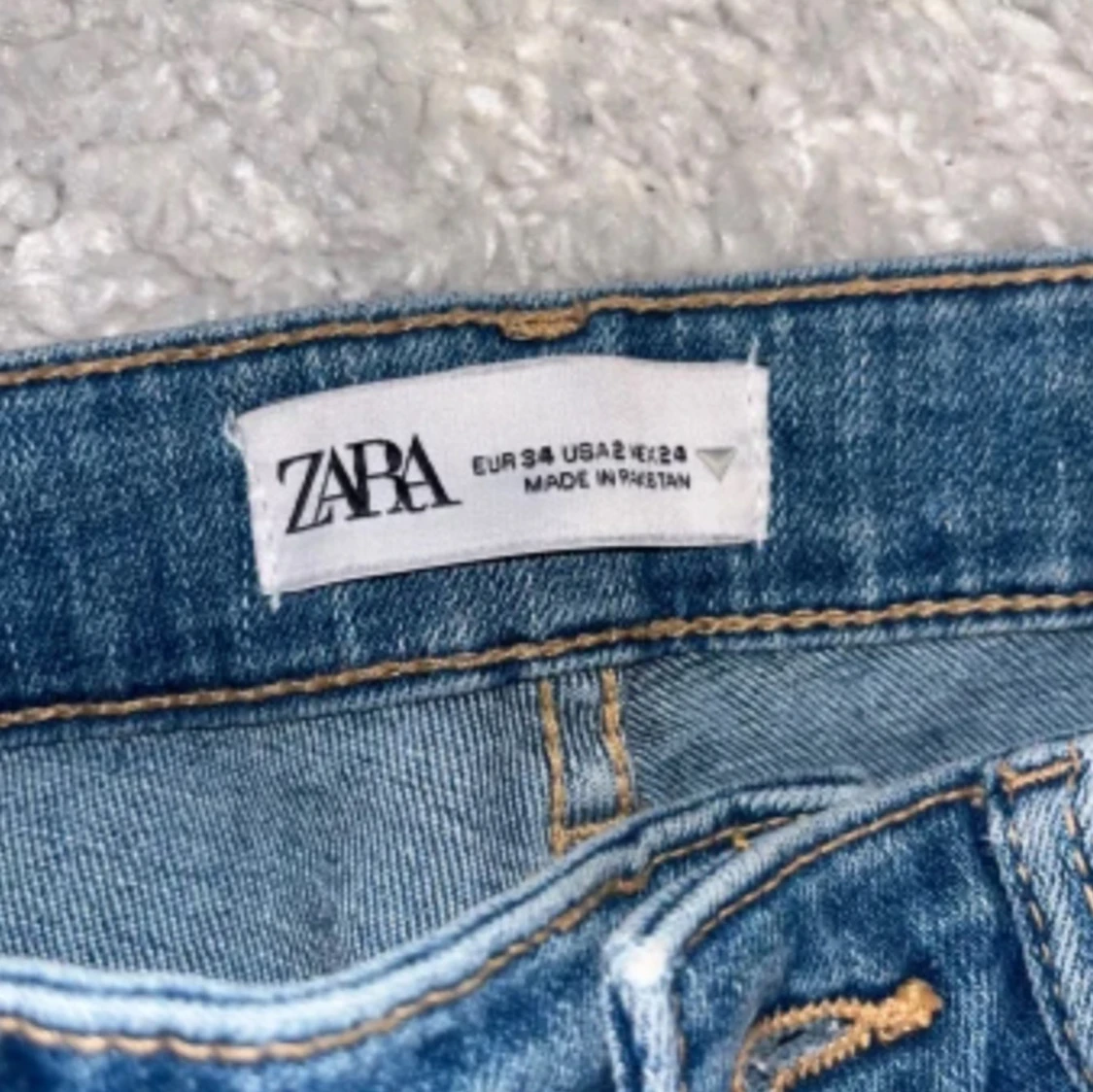 Blå bootcut jeans från Zara, strl 34 - 2