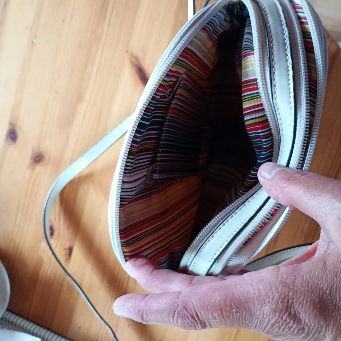 Vit axelväska från Puccini - 4