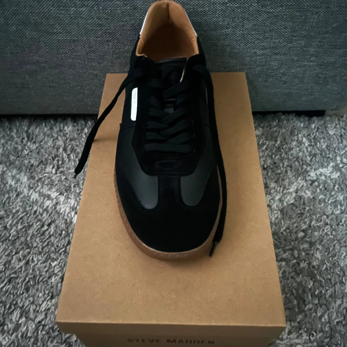 Svarta sneakers från Steve Madden