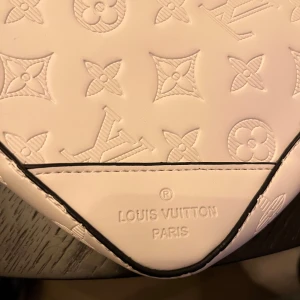 Trio armväska - 3 väskor + bandet inkluderat. Skriv för frågor, fler bilder eller annat. 