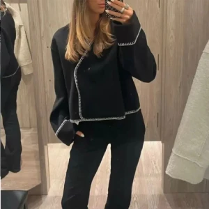 Jacka från Gina Tricot  - Jacka från Gina Tricot. Fint skick! 
