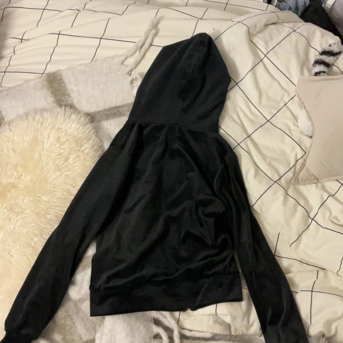 Svart hoodie med dragkedja från 157 - 2