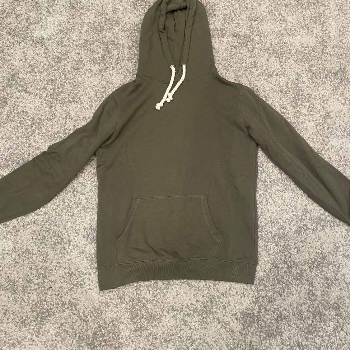 Olivgrön hoodie 