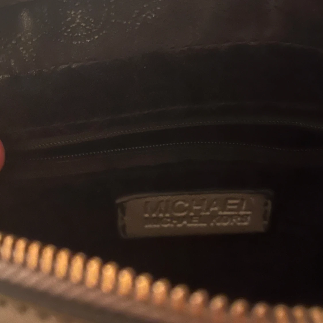 Grå necessär från Michael Kors 💞 - 2