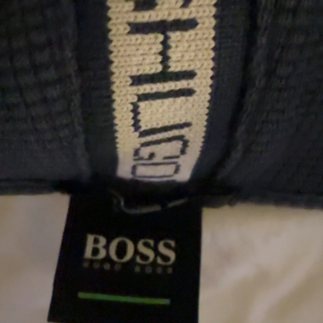 Svart hoodiejacka från BOSS