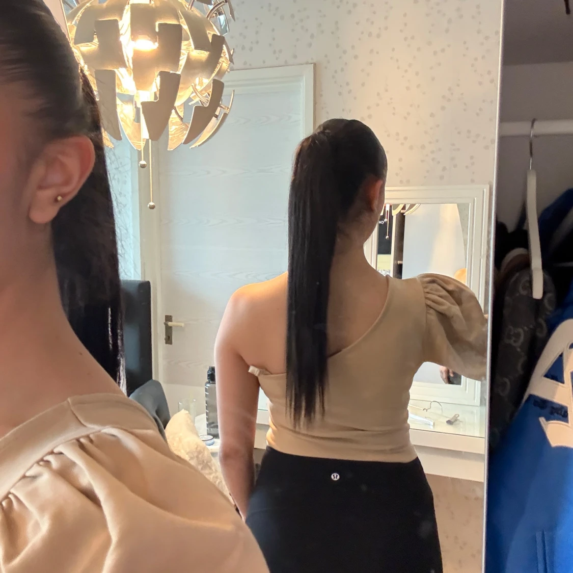 Beige oneshoulder topp från Nakd - 1