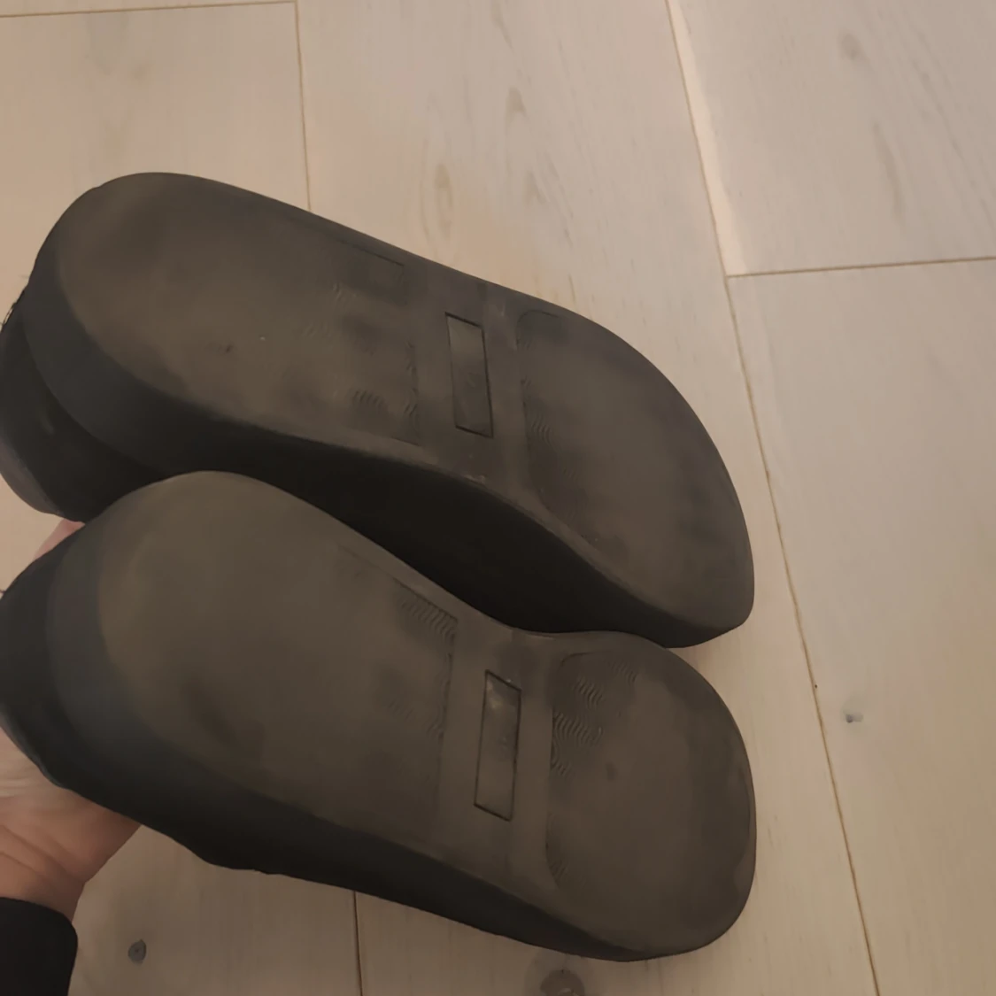 Svarta lejonsneakers från skopunkten - 4