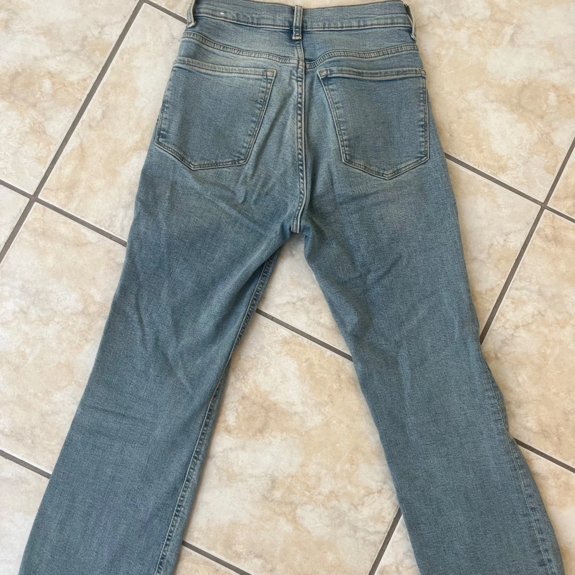 Ljusblå raka jeans - 2