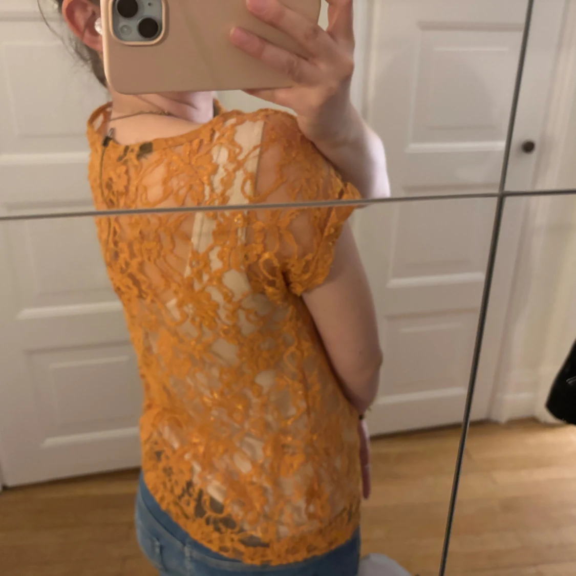 Orange spetsblus med kort ärm - 1