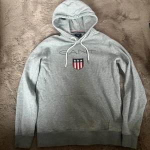 Gant Hoodie  - Gant hoodie i storlek S. Är i väldigt bra skick. 