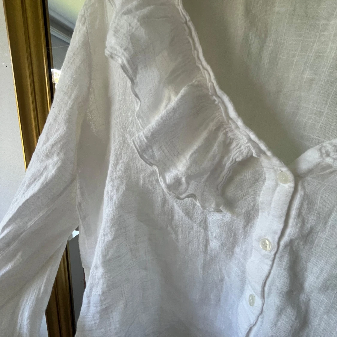 Vit volangblus i linne från Zara - 1