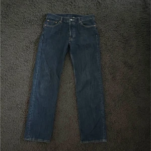 Jeans - Weekday barrel jeans. W29