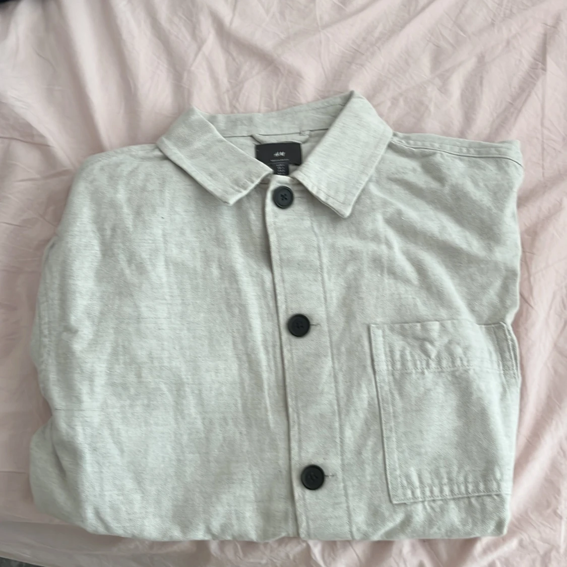 Ljusgrå overshirt från H&M