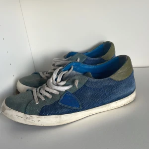 Philipemodel - Äkta Philippe model skor har sett bättre dagar därav priset perfekt slit skor eller moppe skor sulan där fram går nog lätt att fixa med lite skolim men inget jag orkat fixa