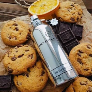 Montale Chocolate greedy  - Montale chocolate greedy, luktar exakt som marabou apelsin krokant eller romerska bågar. Pudrig choklad och vaniljdoft som sitter i dagar! Endast testsprut tagen. Säljer då jag aldrig sträcker mig efter den 