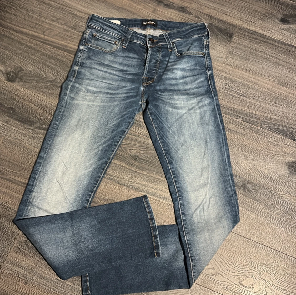 Blå slim fit jeans från Jack & Jones