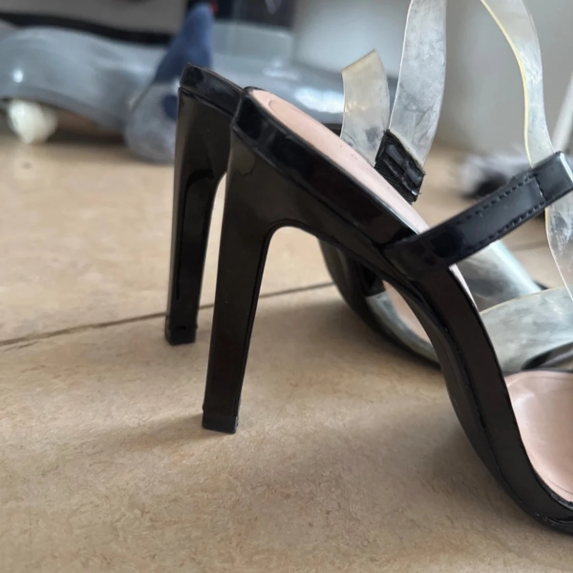 Svarta klackskor med transparent rem från Zara Trafaluc - 3