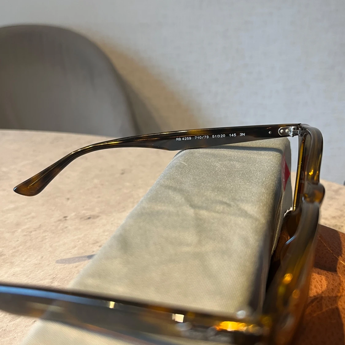 Ray-Ban runda solglasögon i brunmelerad plast - 4