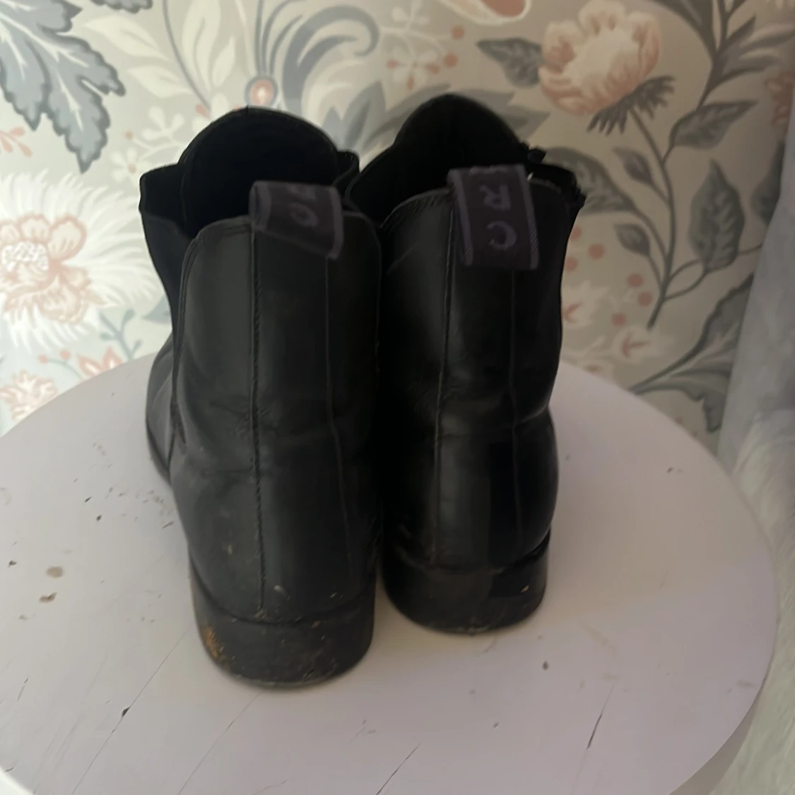 Svarta chelsea boots från CRW - 3