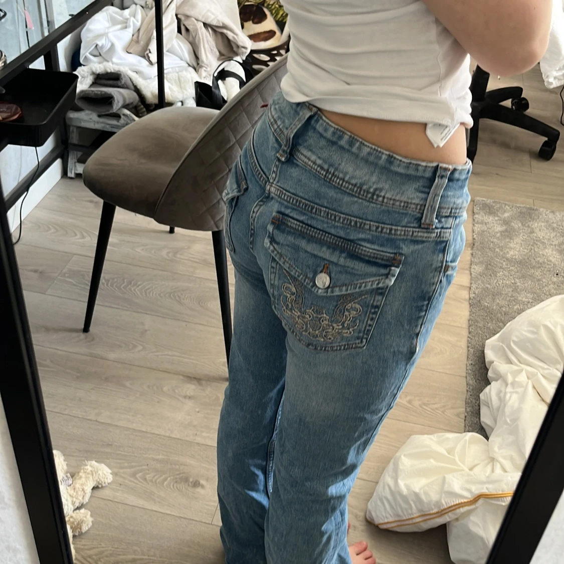 Blå broderade bootcut jeans med låg midja - 3