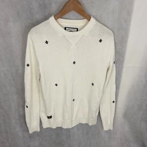 Morris sweatshirt - Fint skick! Modellen är 185 och bär S