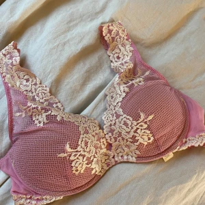 Intimissimi bh - Som ny strlk 75c säljer då den är för liten💞