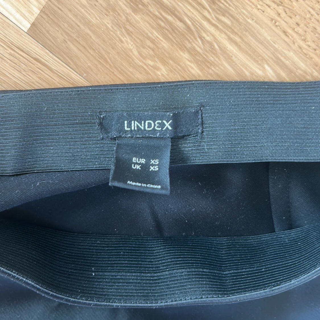 Svart långkjol från Lindex - 3