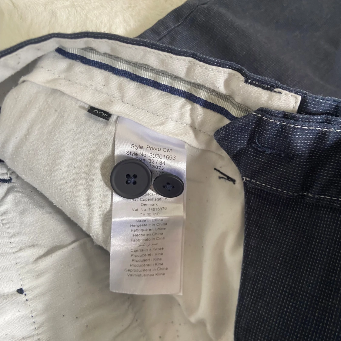 Jättesnygga mörkblåa chinos från märket Martinique  - 4