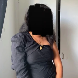 Zara blus  - Sååå fin blus från zara!!💓💓 säljer då den inte längre kommer till användning💓