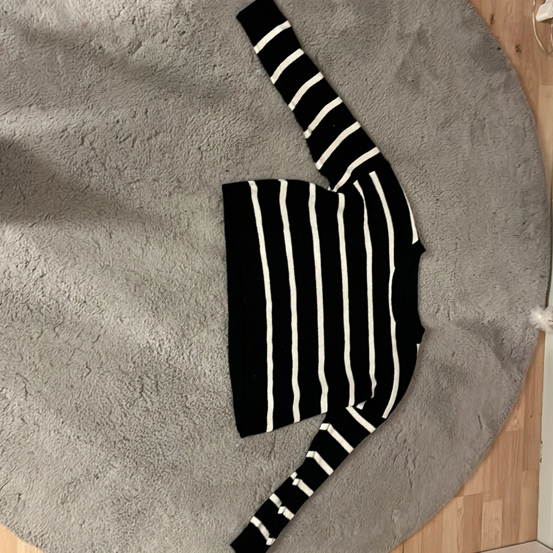 Svartvitrandig stickad tröja från SHEIN