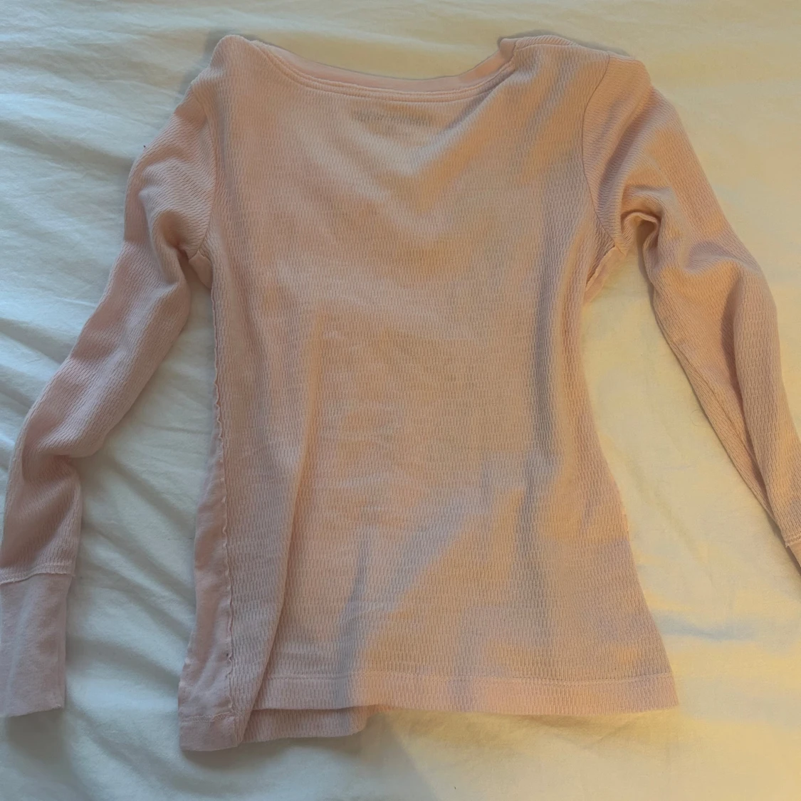 Ljusrosa långärmad topp med blommor och glitter - 3