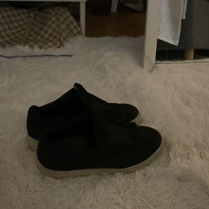 Axel arigatos - Jag säljer arigatosen för jag växt om de så om ni är intresserade på att köpa de så skriv gärna tack 🤩 