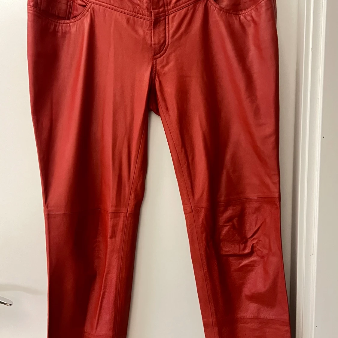 Röda skinnbyxor från Conleys Black - 3