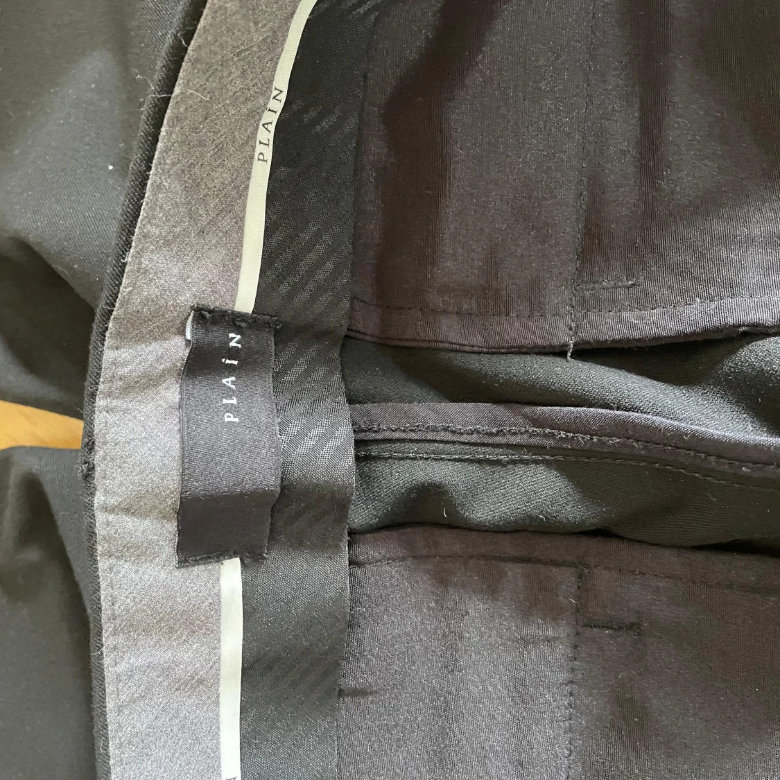 Svarta kostymbyxor från Plain - 2