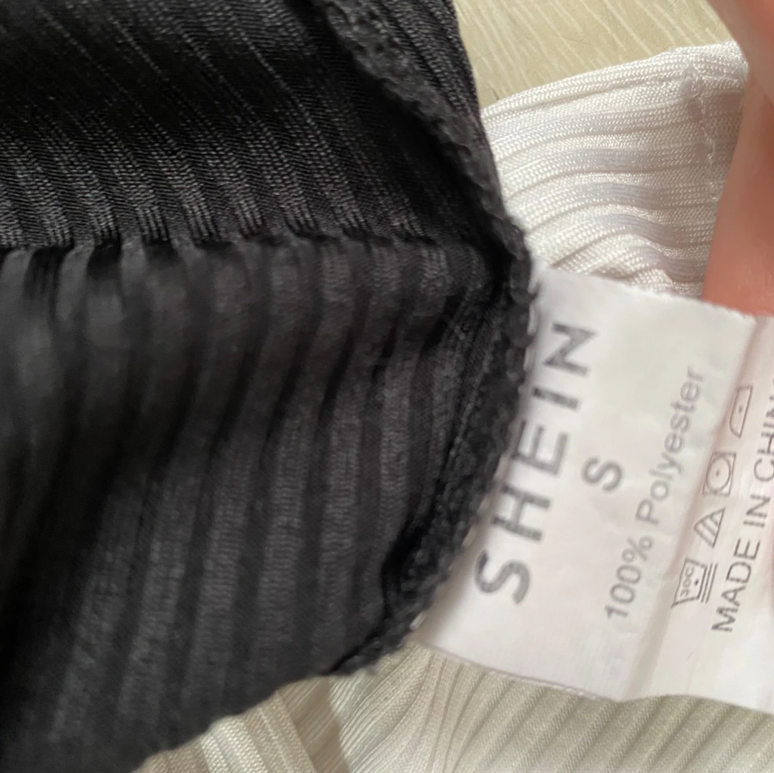 Ribbade långärmade toppar  - 1